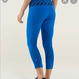 Lululemon Run Inspire II Crops (Blue)